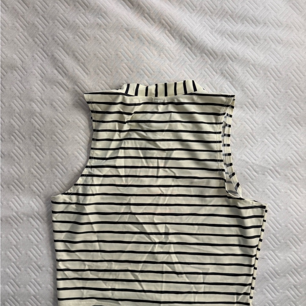 Billabong Black and White Striped cropped rash guard